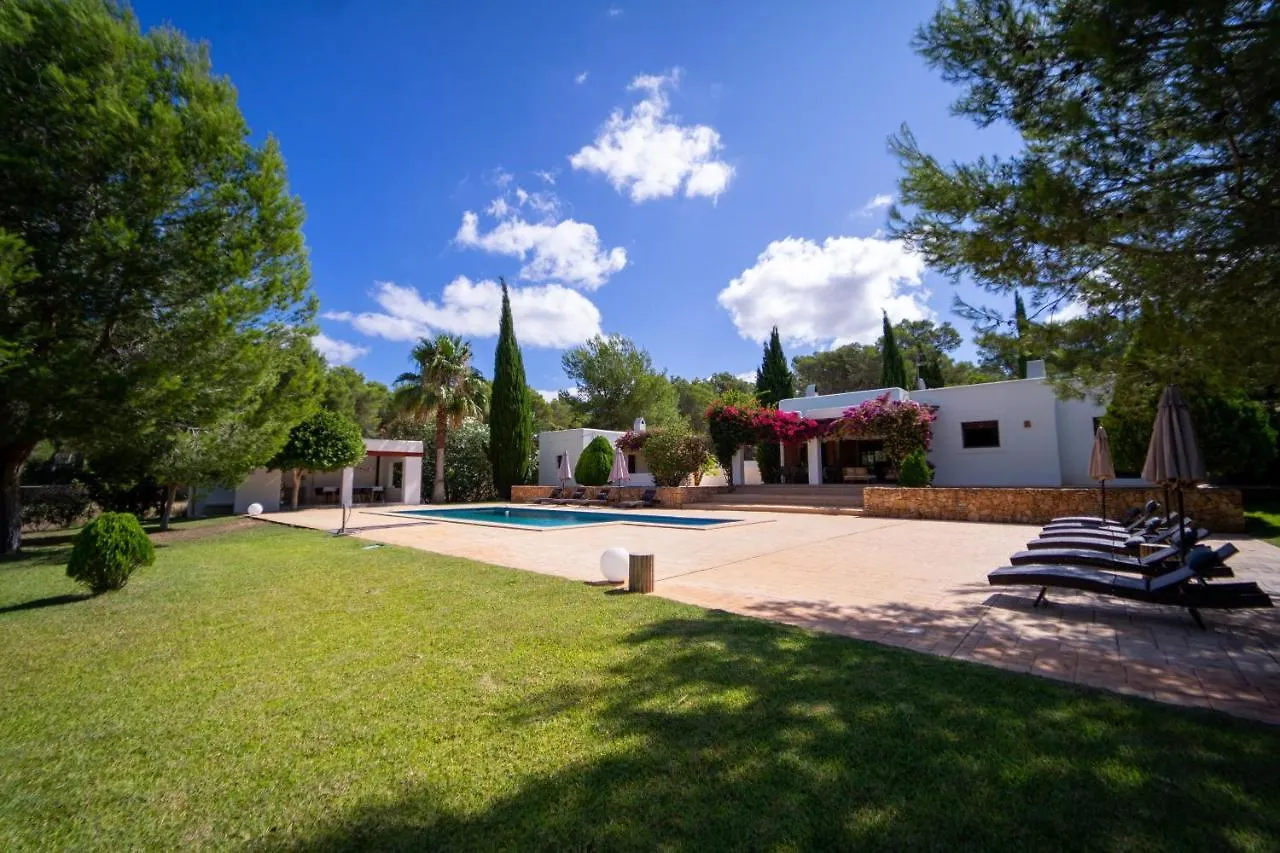 Villa Tegui Is A Luxury Villa Close To San Rafael And 10 Min Drive To Ibiza Town And San Antonio サン・ラファエル・デ・サ・クレウ